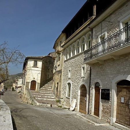 La Loggia Di Federico Hotel Navelli Kamer foto
