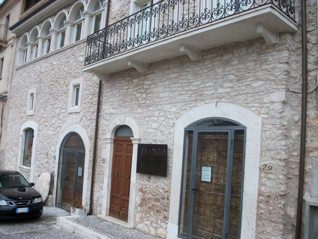 La Loggia Di Federico Hotel Navelli Buitenkant foto