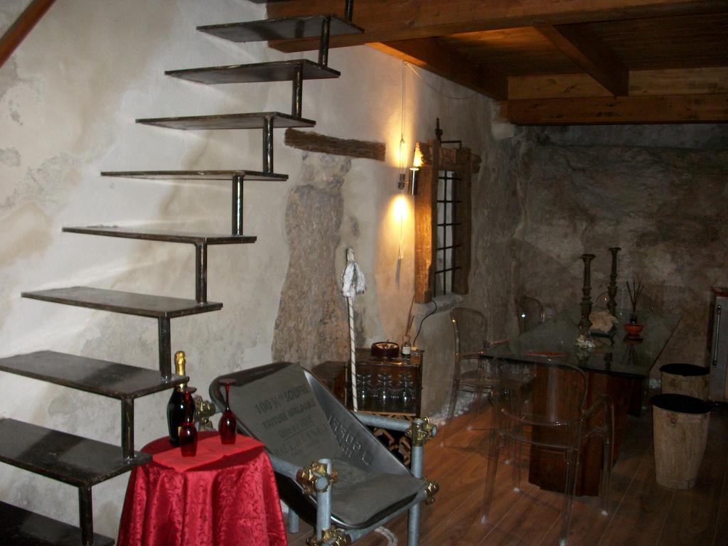 La Loggia Di Federico Hotel Navelli Buitenkant foto